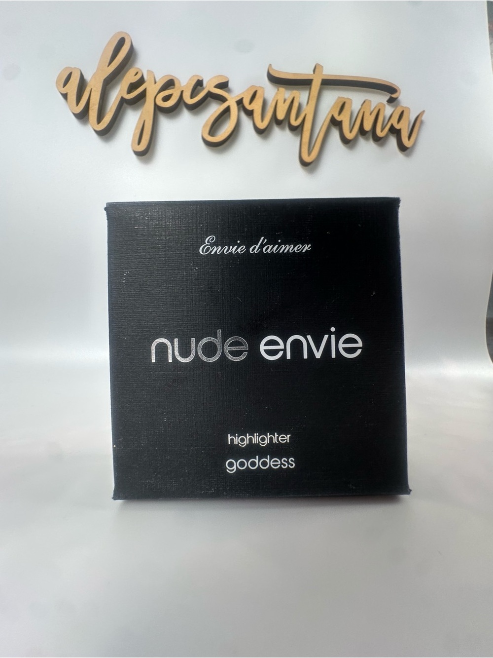 Nude Envie Goddess Powder Highlighter